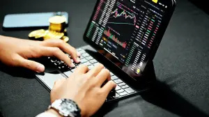 Техническая база и лицензии: как выбрать криптобиржу в 2025 году